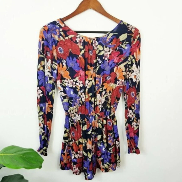 Band of Gypsies Women's XS Elastic Waist Long Sleeve Blue Floral Crepe Romper - Picture 5 of 6